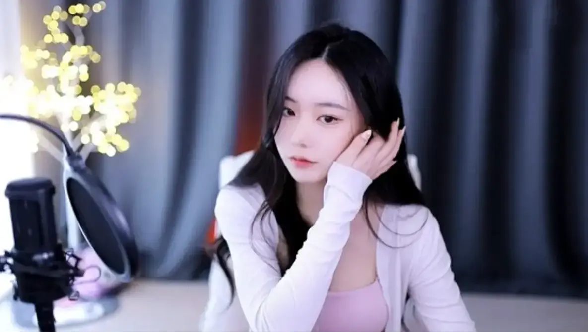 《糖心少女Vlog唐伯虎系列全纪录》珍藏—唐伯虎系列幕后花絮全收录—1080P画质流畅播放—免费在线看全集