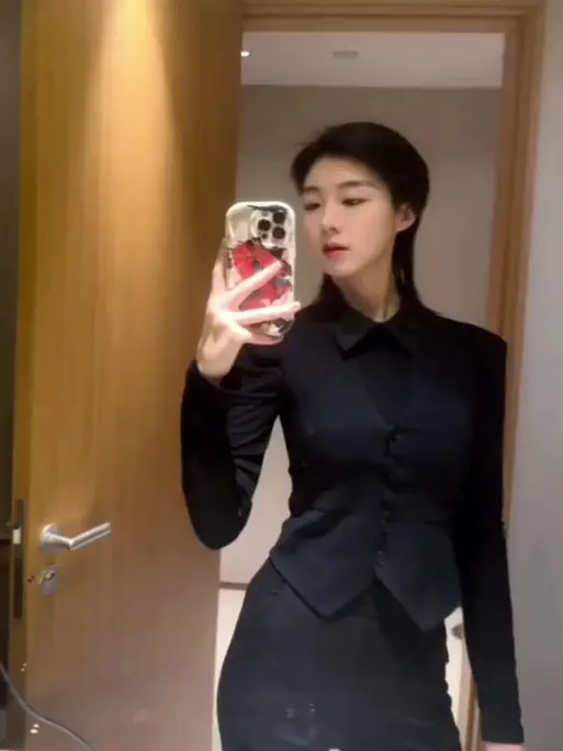 《台球女孩王思诺》全视频资源免费观看 - 台球女孩王思诺吃瓜事件全过程深度解析 - 真相记录引围观